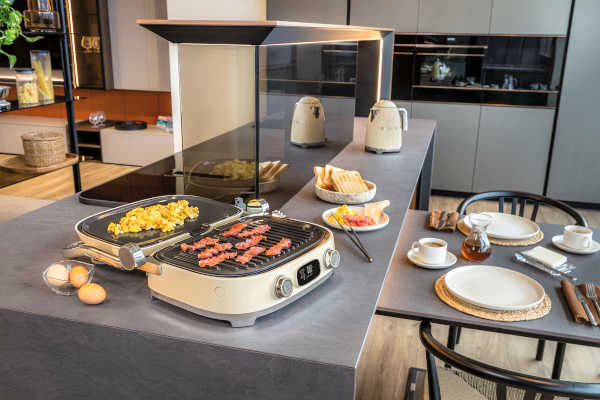 Grill elektryczny wielofunkcyjny Smeg MGF01